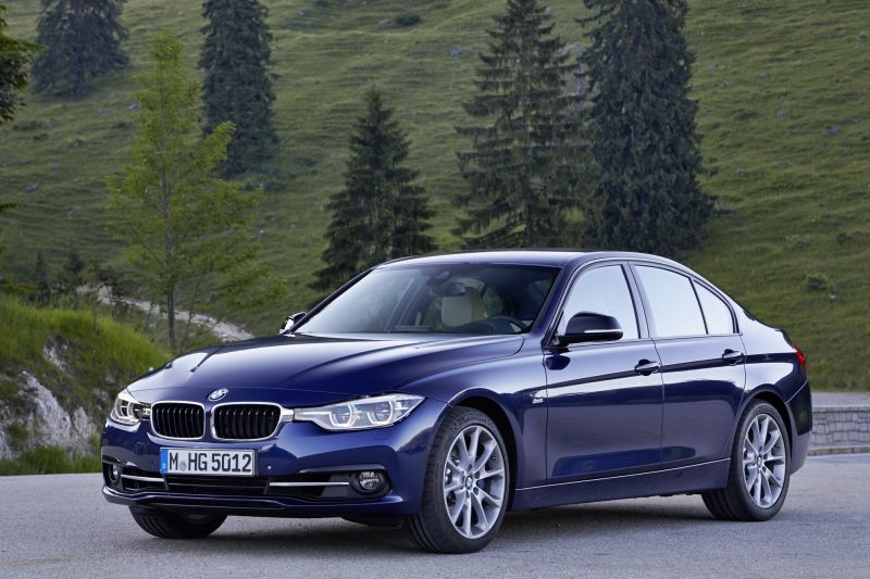 Petrol engines return to the BMW 3 Series