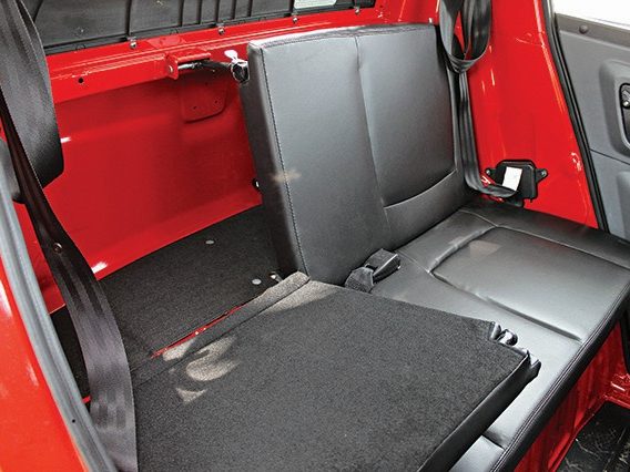 http://carindia.in/wp-content/uploads/2019/04/2019-Bajaj-Qute-Price-in-Maharashtra-and-test-drive-review_rear-seat-and-boot-space-568x426.jpg