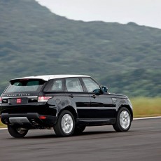 Regal and Racy – Range Rover Sport SDV6