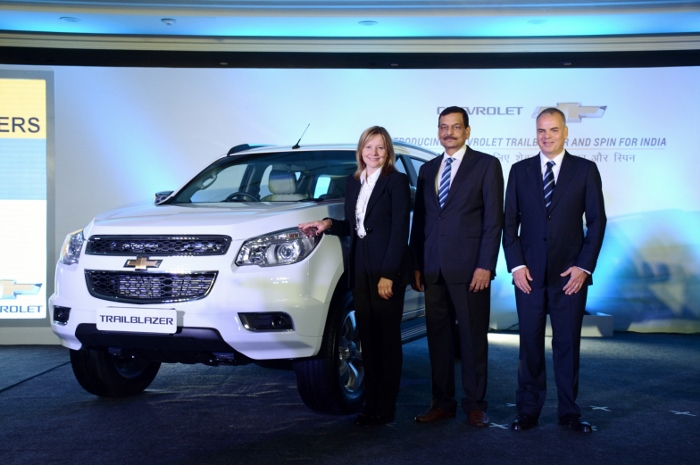 (R to L) Mary.T.Barra, Chief Executive Officer, General Motors_  Arvind ... (700x465)
