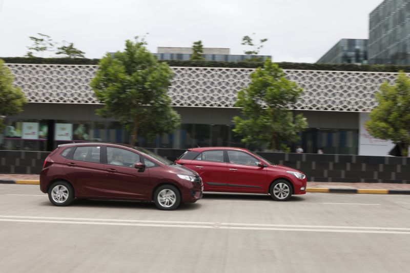 Asian Slugfest Honda Jazz i-DTEC v Hyundai Elite i20 CRDi Comparison (3)