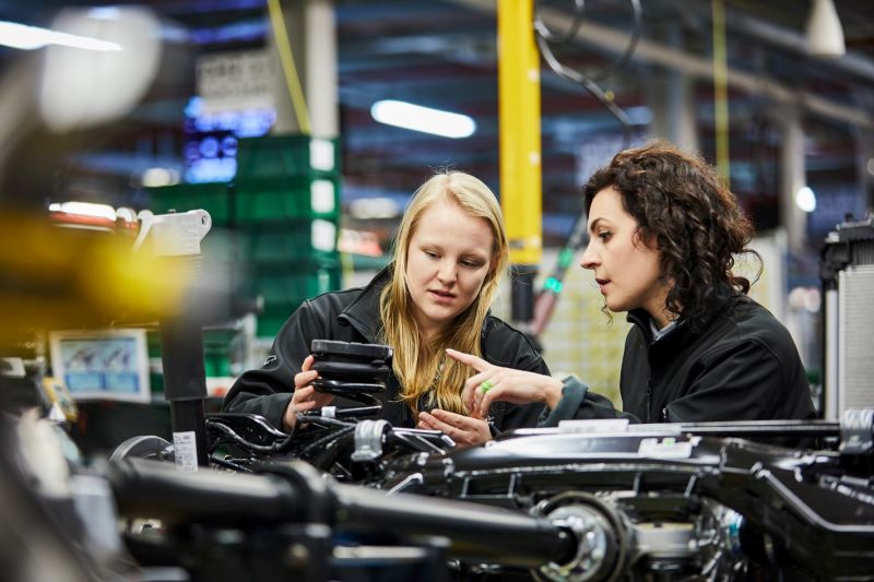 Jaguar-Land Rover and Getty Images Promote Women Engineers - Car India