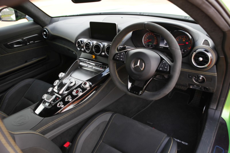 Mercedes-AMG GT R int web