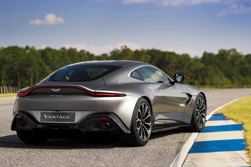 Aston Martin Vantage 2019 3 web
