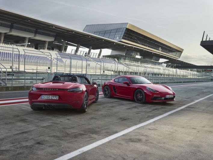 new, car, india, porsche, panamera, 911 GT2 RS, Cayenne, 718, cayman, boxster, carrera t, line-up, 2018, middle east, africa, news, latest