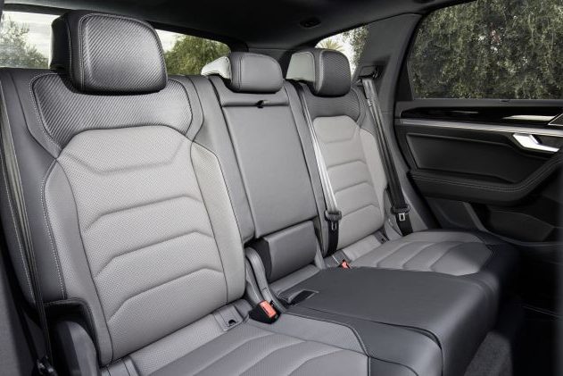 2019 Volkswagen Touareg First Drive Review Car India - Vw Touareg Rear Seat Cover