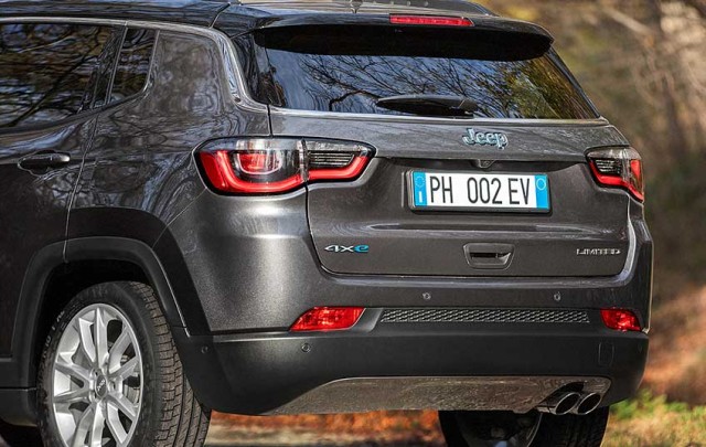 plug-in hybrid Jeep Compass 4xe