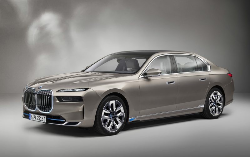All New BMW 7 Series and BMW i7 Unveiled