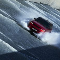 Range Rover Sport Arrives With Striking Design