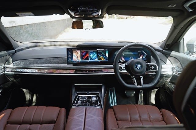 BMW i7 xDrive60 interior