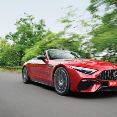 Mercedes-AMG SL 55 4MATIC+ Test Review – Iconic Super Light