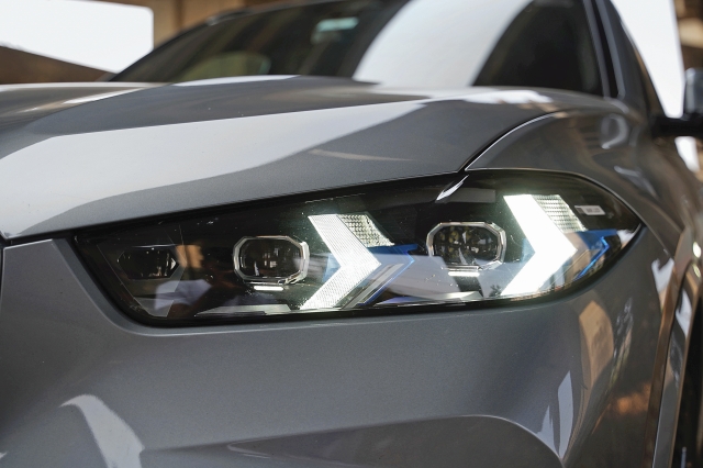 BMW X5 headlights