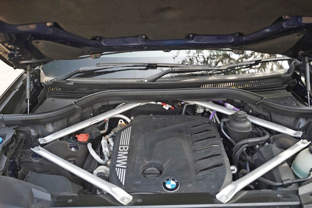 BMW X7 engine