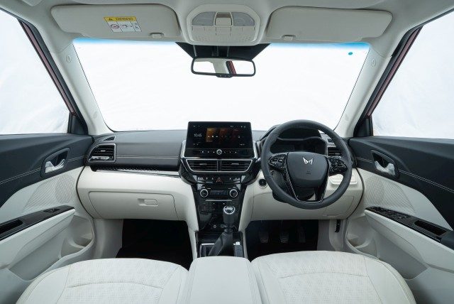 Mahindra XUV 3XO interior cabin
