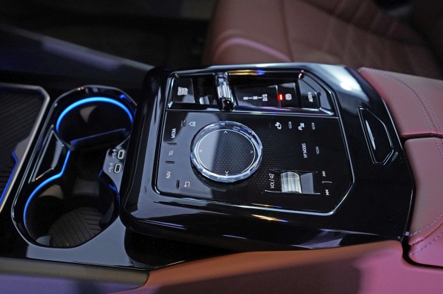 new BMW 5 Series console