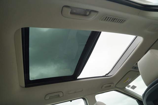 Kia Carens Clavis EV sunroof