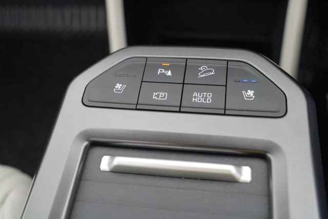 Kia Carens Clavis EV centre