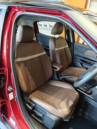 Citroen Aircross X interior seats.web