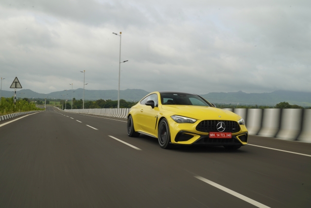Mercedes AMG CLE 53 action