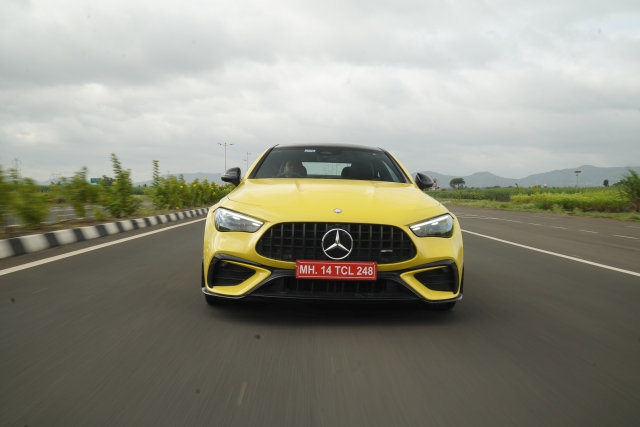 Mercedes AMG CLE 53 action front