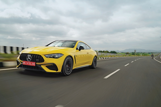 Mercedes AMG CLE 53 action