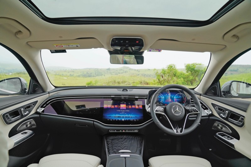 Mercedes-Benz E 220 d L cabin