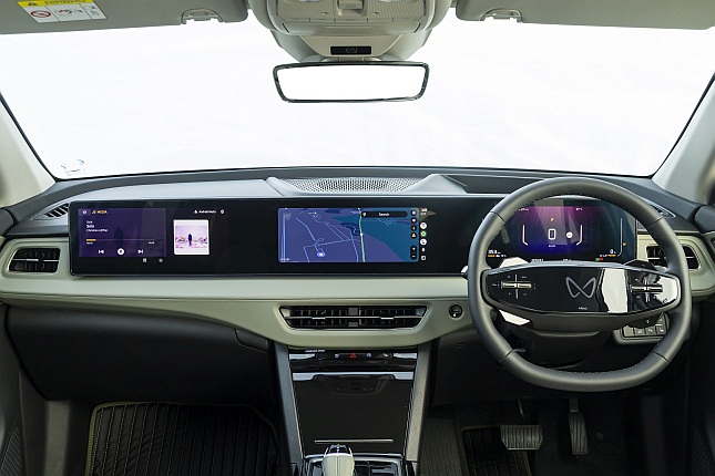 Mahindra XEV 9 S inter