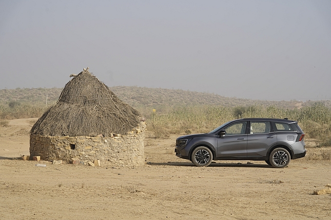 Mahindra XUV 7XO hut.web