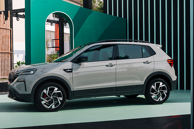 Skoda Kushaq 1.jpg side