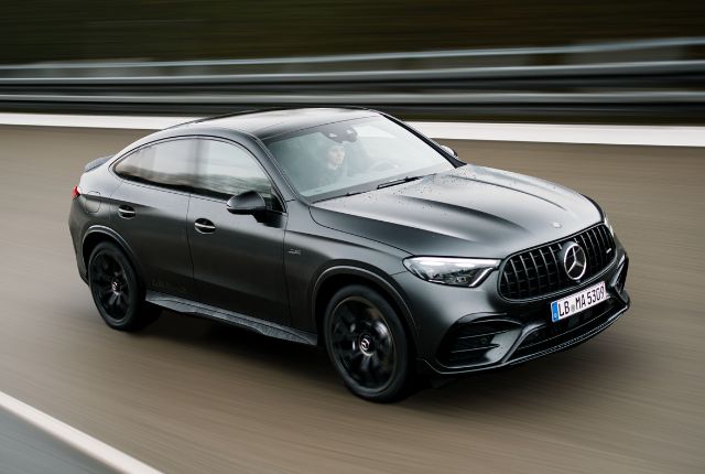 Mercedes-AMG GLC 53 front three quarters