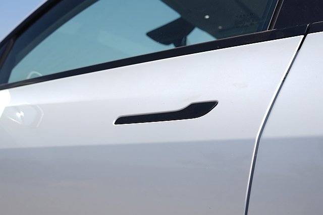 China bans flush-fitting door handles