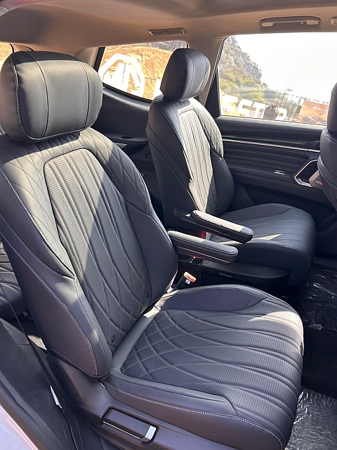 Majestor middle row.web