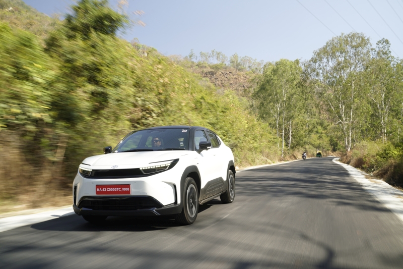 Toyota Urban Cruiser Ebella action