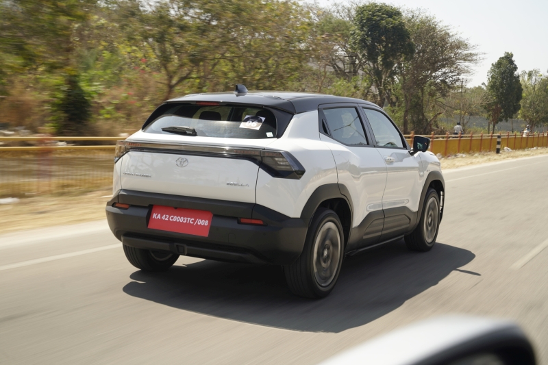 Toyota Urban Cruiser Ebella action r