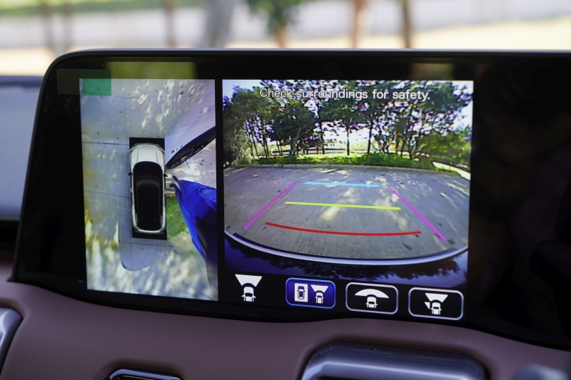 Toyota Urban Cruiser Ebella screen