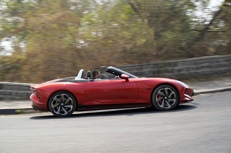 MG Cyberster action corner