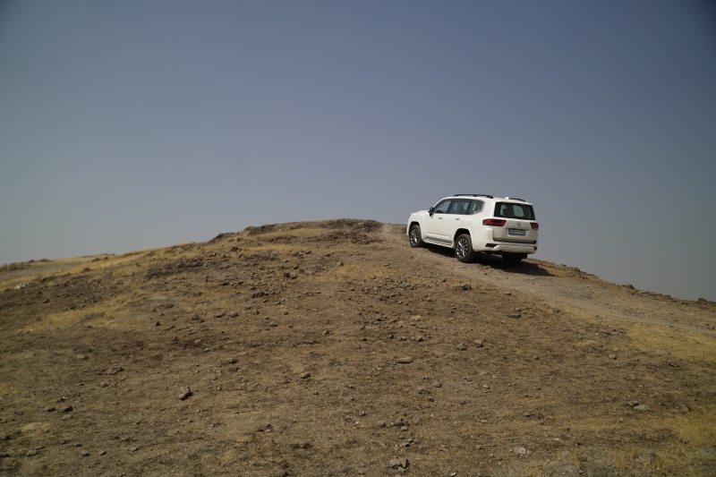 Toyota Land Cruiser 300 hill climb