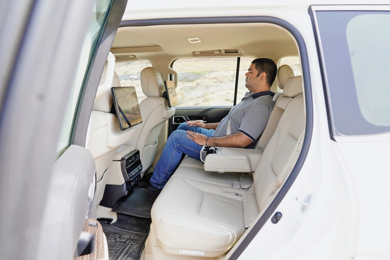 Toyota Land Cruiser 300 rear seat