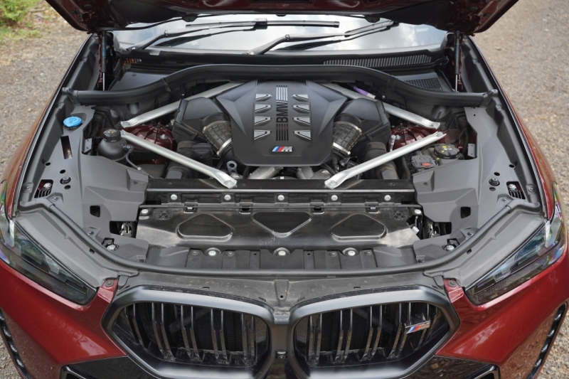 BMW X6 M60i engine