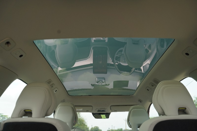 Volvo EX90 sunroof