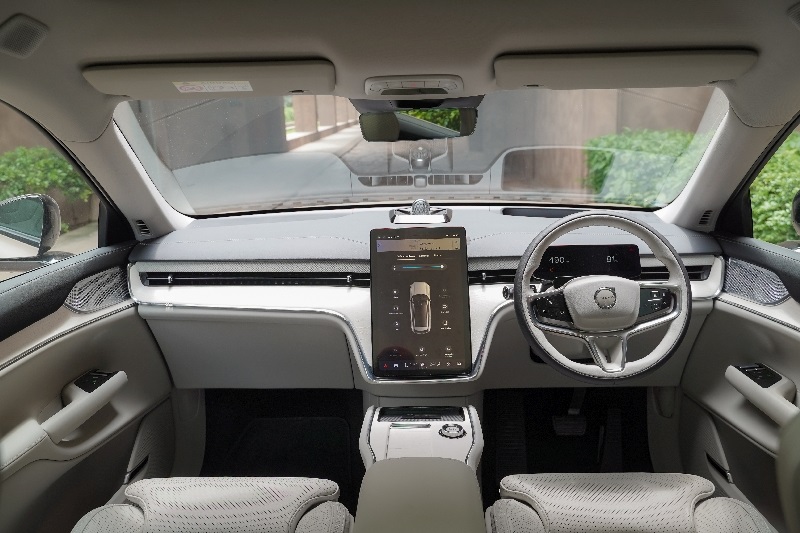 Volvo EX90 interior