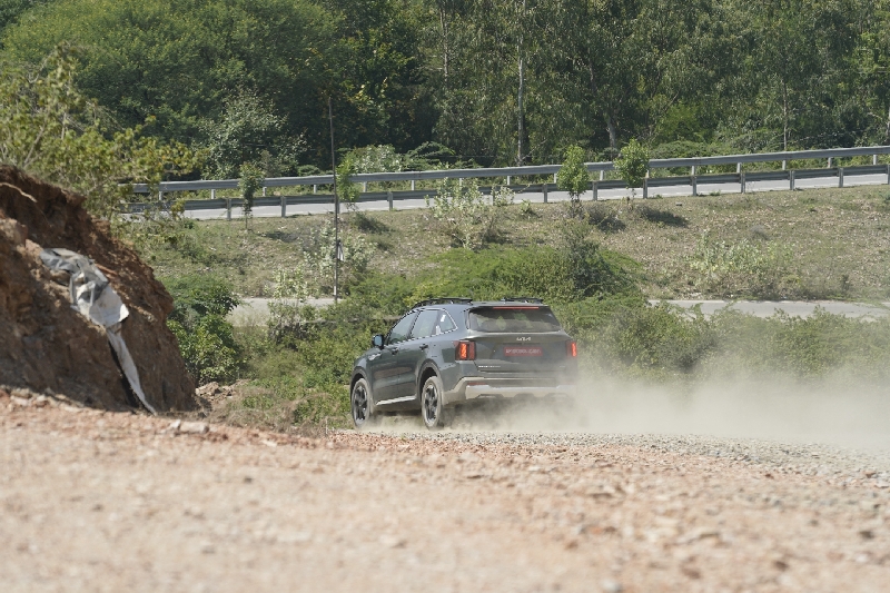 Kia Sorento HEV 2026 offroad